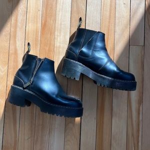 Doc Marten Rometty II Chelsea Boots